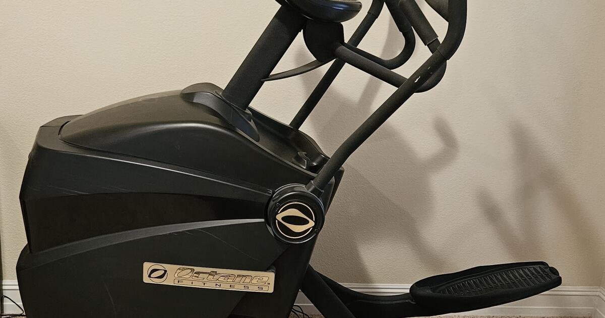 Octane Fitness Q35e Elliptical Trainer for Free in Fort Worth, TX For