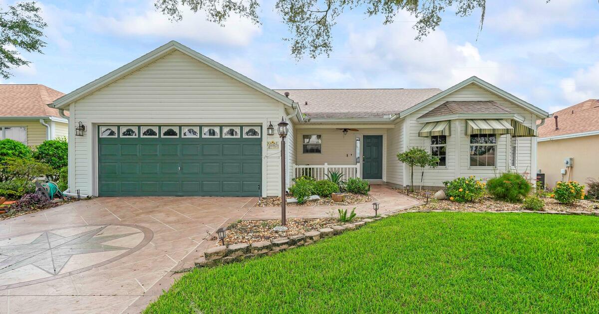 SELLSTATE SUPERIOR REALTY offers Single Family Resident in Briar Meadow