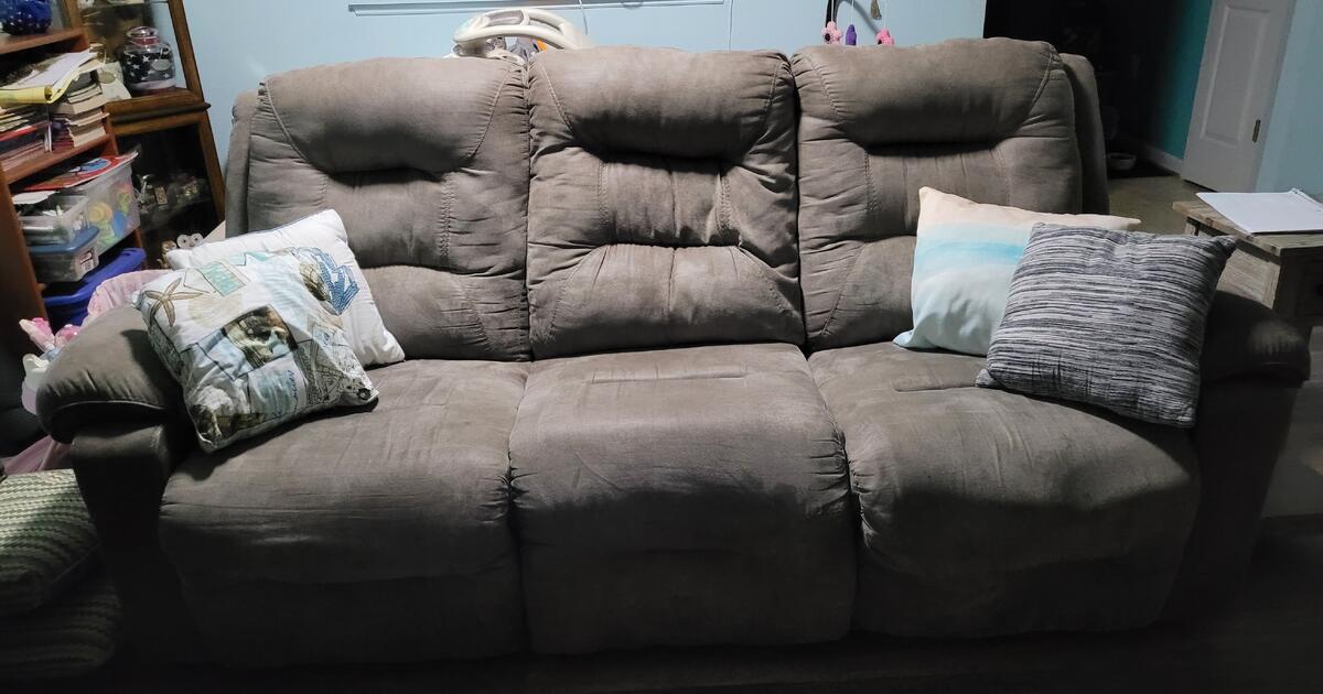 Couch for Free in Frederick, MD For Sale & Free — Nextdoor