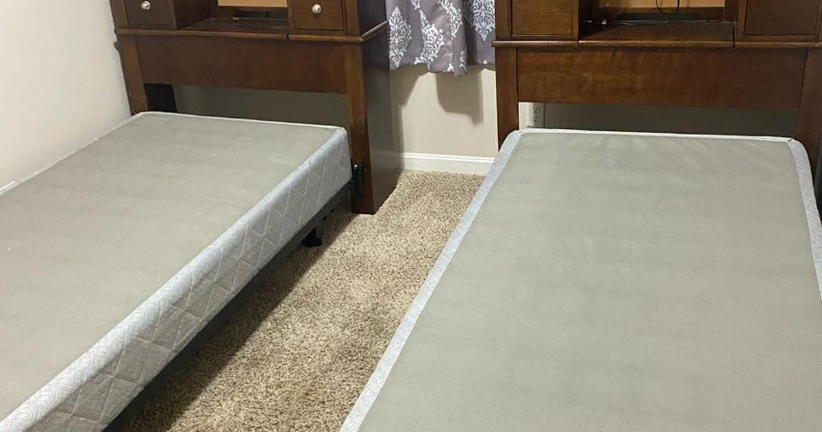 Twin beds headboard, box springs, and frames for 50 in Evansville, IN