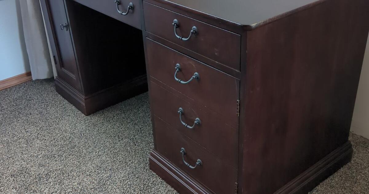 Desk by Hooker Furniture of NC for 160 in Albuquerque, NM For Sale & Free — Nextdoor