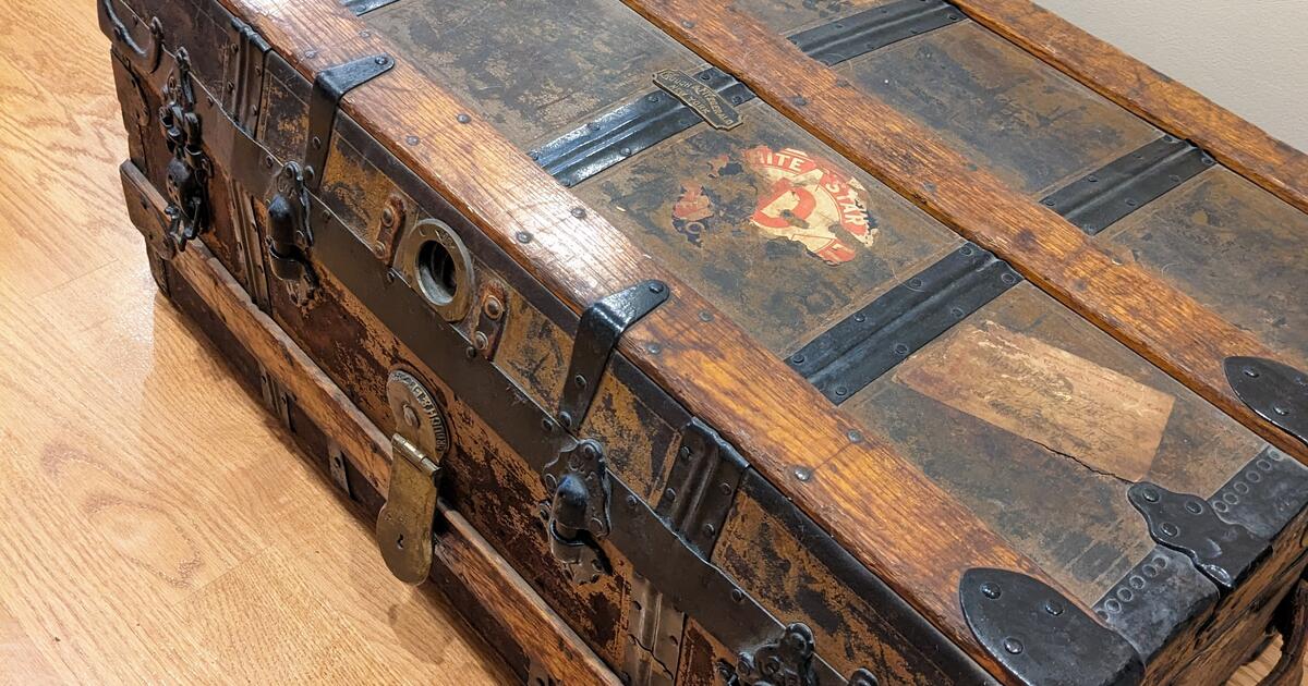 Vintage storage chest for 250 in Philadelphia, PA For Sale & Free