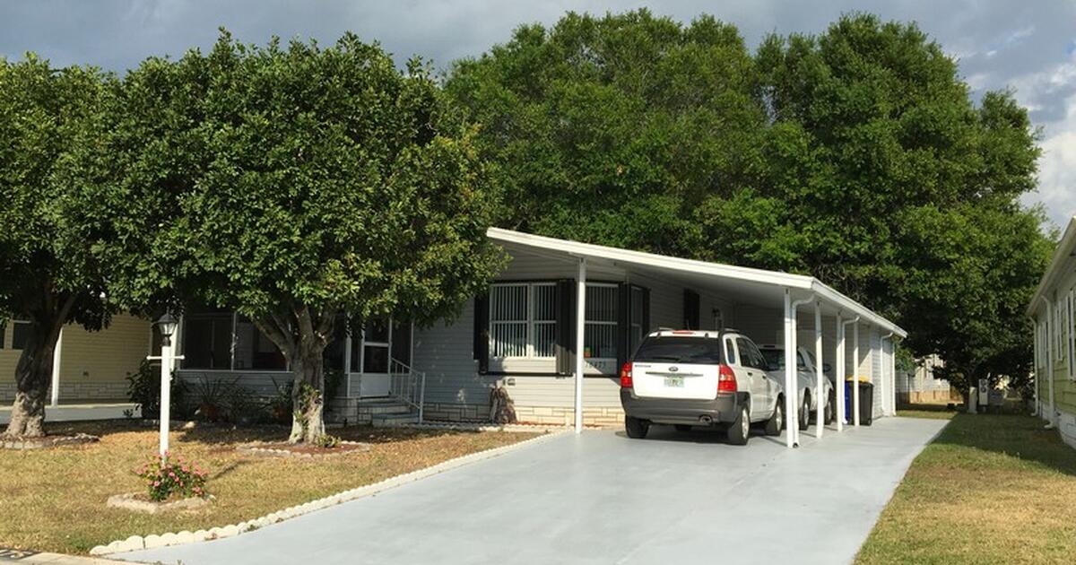Manufactured Home in Indianwood Golf & Country Club for 68500 in