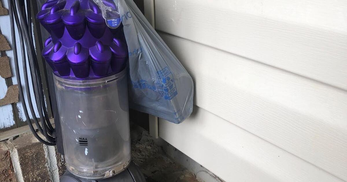 Dyson vacuum for 5 in Warner Robins, GA For Sale & Free — Nextdoor