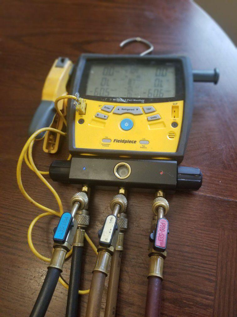 Fieldpiece Digital Manifold