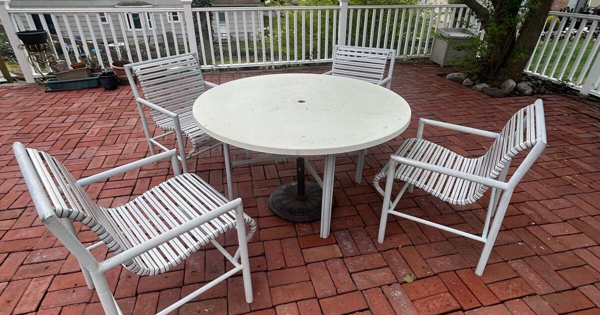 Great deal!!! Patio table, chairs, umbrella and stand for Free in