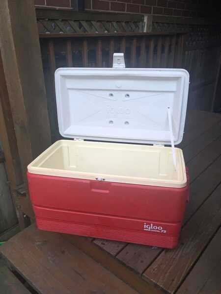 Vintage igloo ice 2024 chest