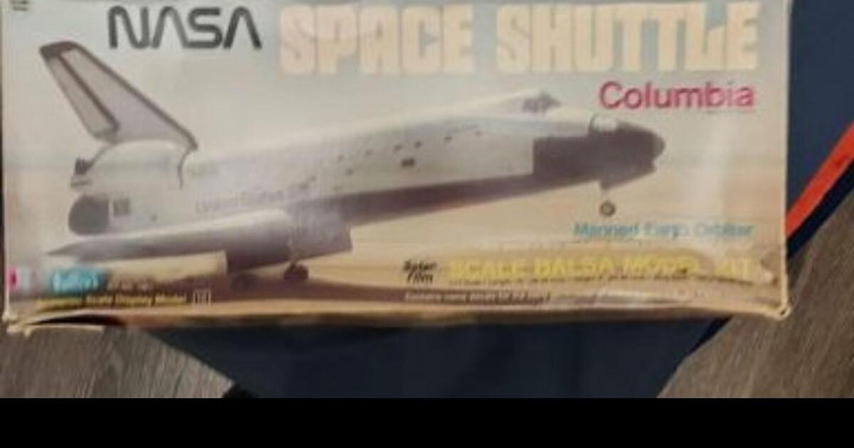 Guillow's NASA Space Shuttle Columbia Model Kit for 40 in Firestone