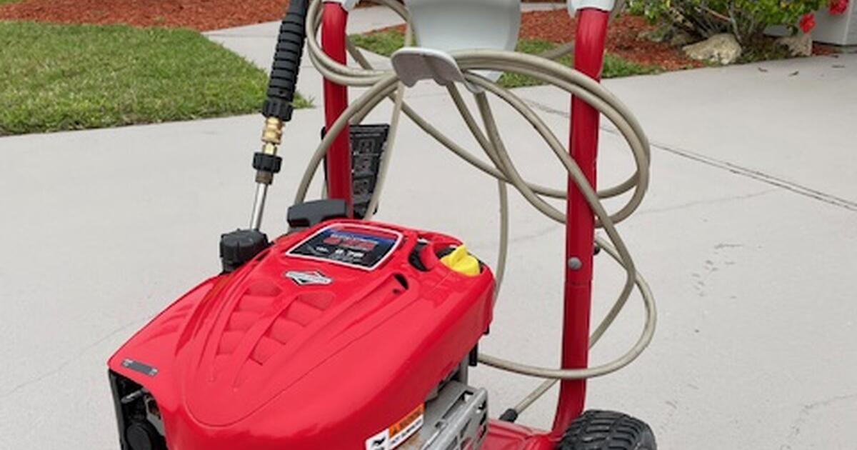 TroyBilt 2550 PSI, 2.3 GPM Gas Pressure Washer for 60 in Tarpon