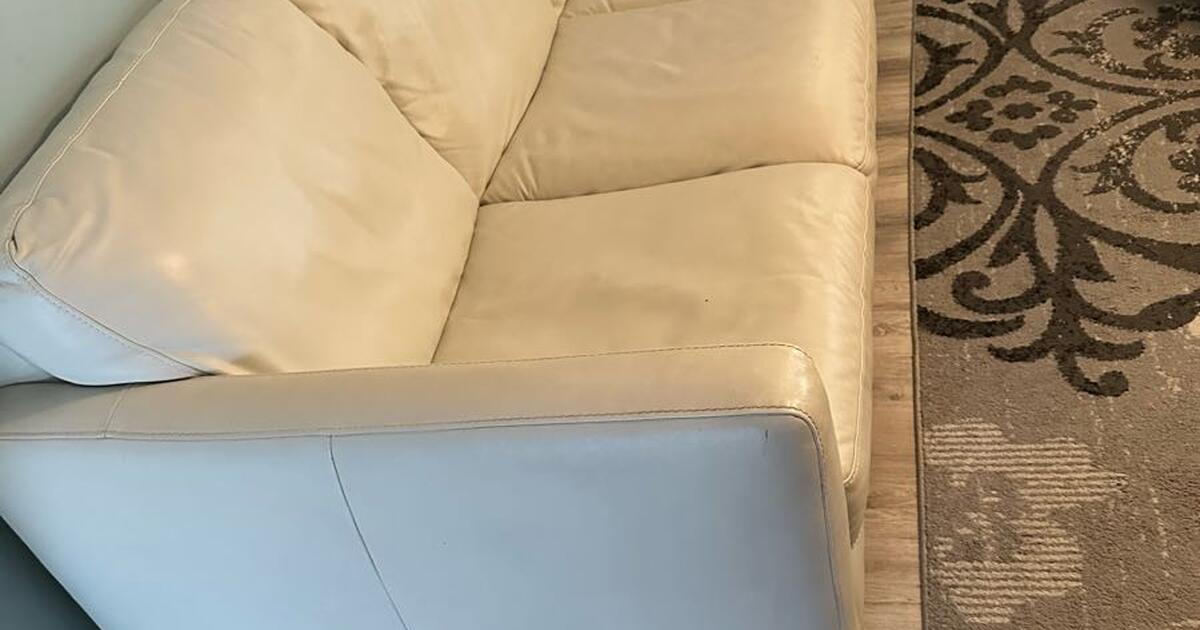 White leather couch and chair for 90 in Indialantic, FL For Sale