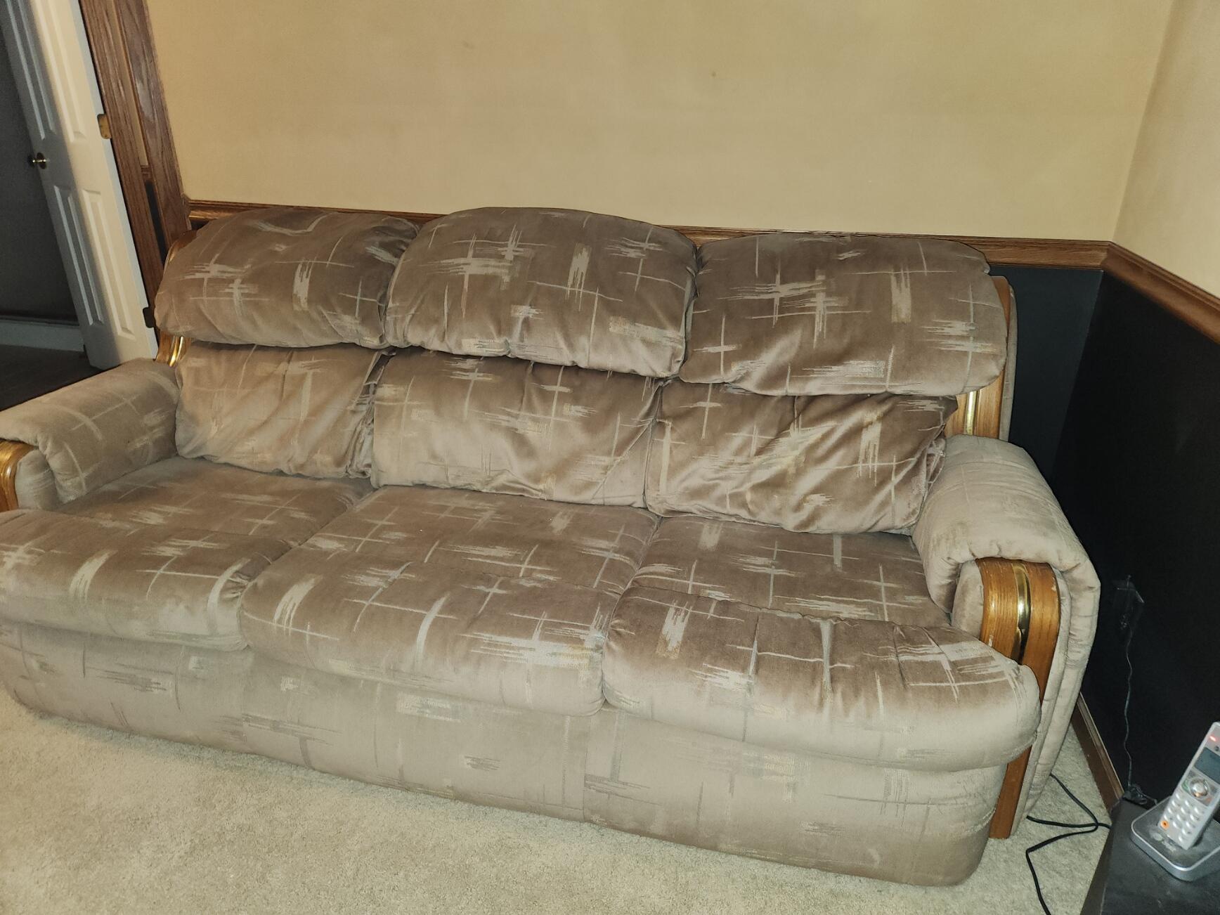 Sofa for Free in Manhattan, KS For Sale & Free — Nextdoor