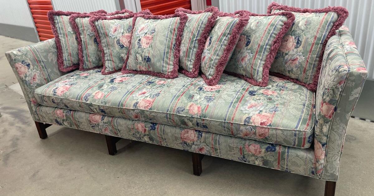 Sofa for 75 in Sleepy Hollow, IL For Sale & Free — Nextdoor