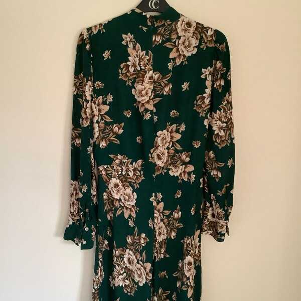 BAUKJEN LONG SLEEVED LONG MAXI GREEN FLORAL DRESS SIZE 10 / 12 For 26 In Horsham, Engl& | For Sale & Free Nextdoor BAUKJEN LONG SLEEVED LONG MAXI GREEN FLORAL DRESS SIZE 10 / 12 For 26 In Horsham, Engl& | For Sale & Free Nextdoor
