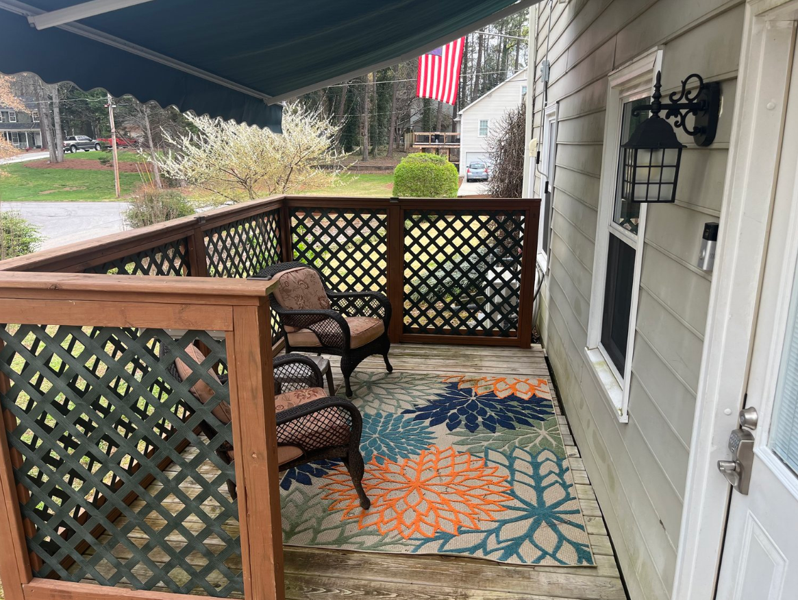 1 BR / 1 BA Terrace Daylight Apartment Available on May 1, 2024 for