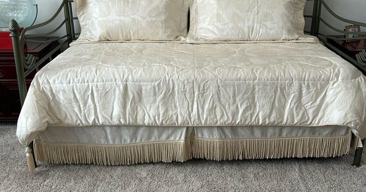 Trundle/ Daybed with 2 twin orthopedic mattresses hardly ever used for