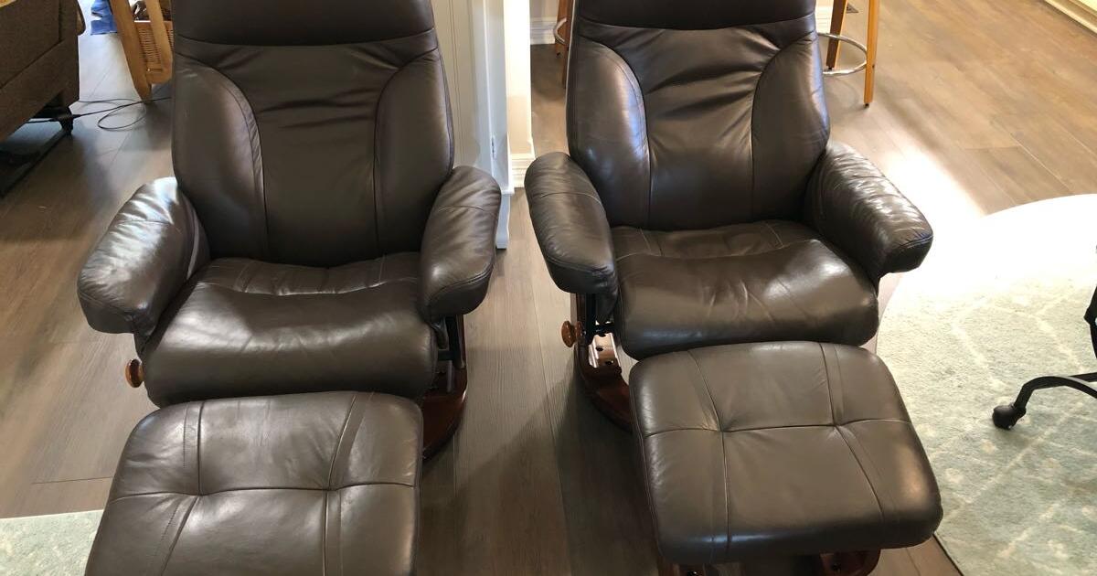 2 BenchMaster chocolate brown leather Euro Recliners w/footrests for