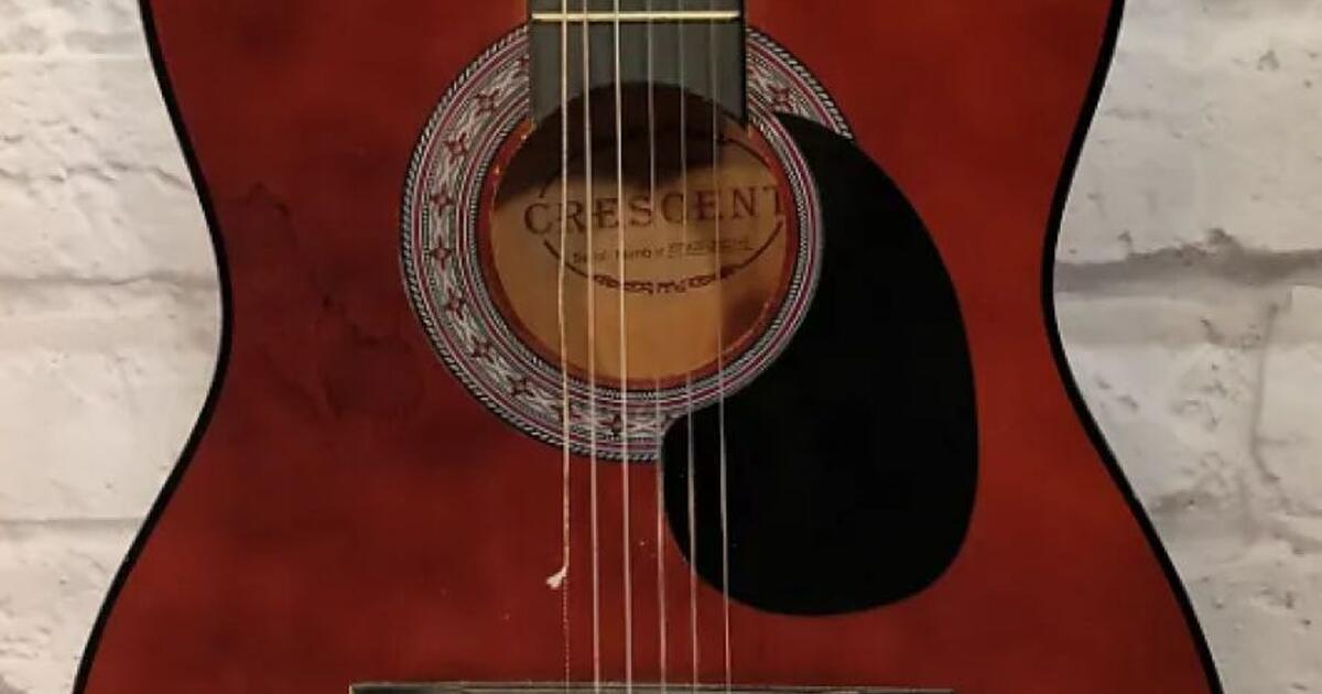 Student acoustic guitars In Search Of for Free in Omaha, NE For