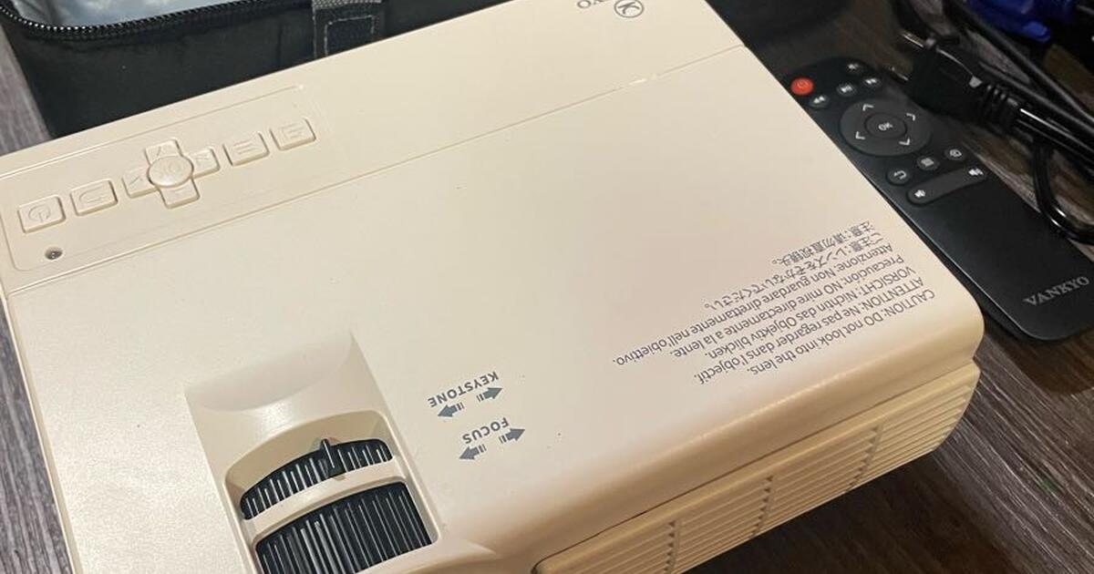 Vankyo Q5 Screen Mirroring Projector for 40 in Gardena, CA Finds