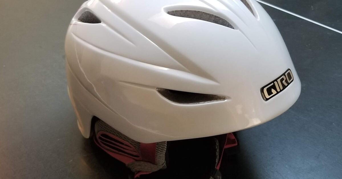 Giro G10 Snow Helmet Size M for 30 in Vancouver, WA Finds — Nextdoor