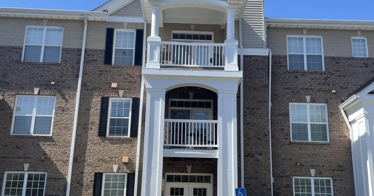 Luxury First Floor 2BR/2BA Creve Coeur Condo FOR RENT 2200/month for