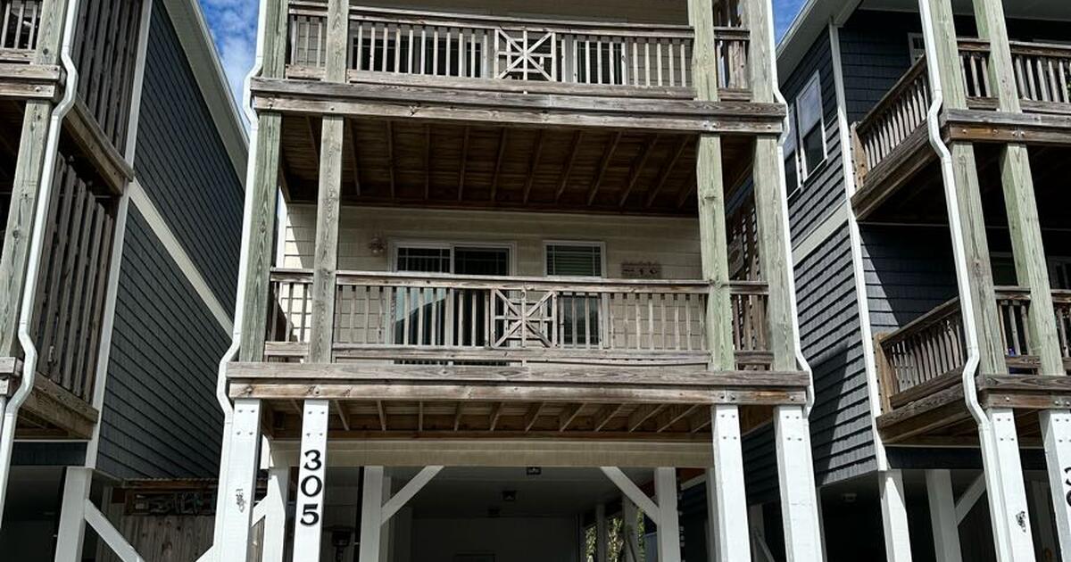Surf City Townhome for long term Rent for 2700 in Hampstead, NC For
