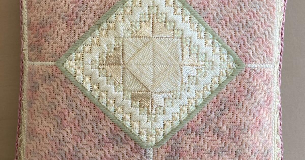 Needlepoint handmade Deco Pillow for 10 in Reno, NV For Sale & Free