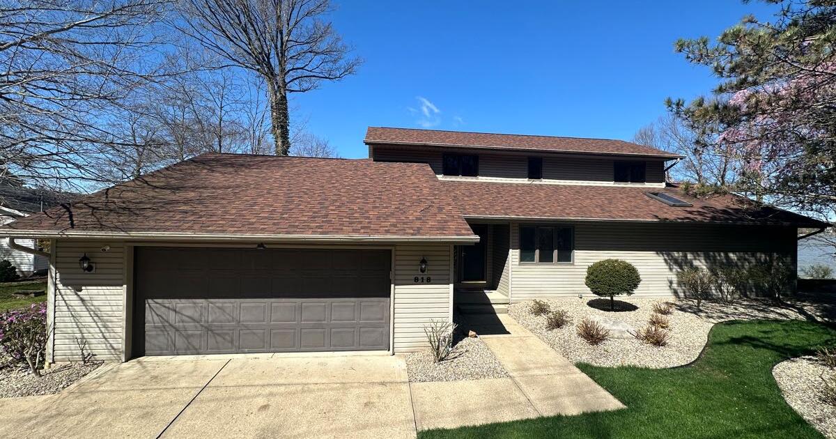 Lake Front Home at Holiday Lakes for 639000 in Willard, OH For Sale