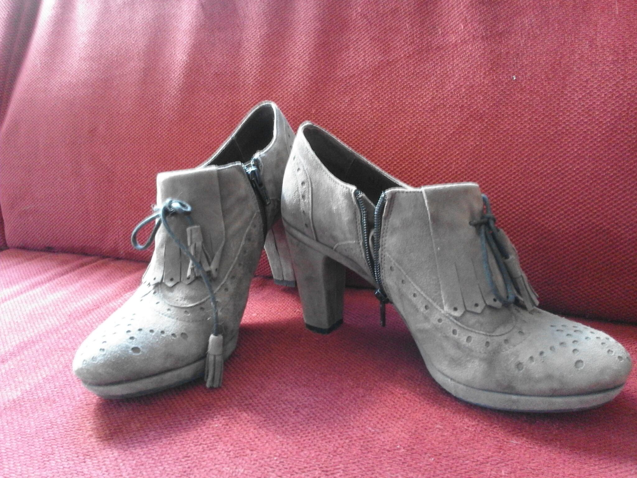 Mooie schoenen 10 euro per stuk - Vinted