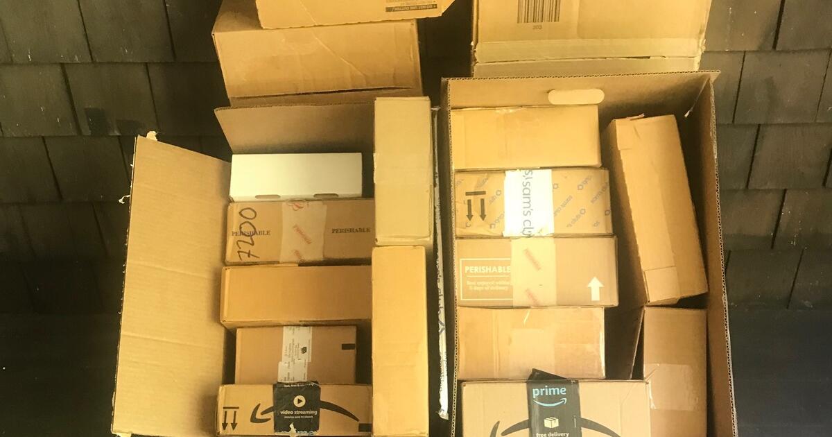 Pending pickup lot of empty small to medium shipping boxes for free