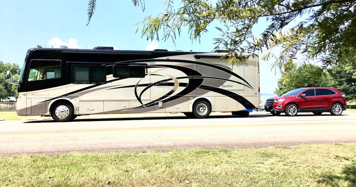 2007 Tiffin Phaeton Motorhome 40' with 2018 Ford Edge tow car. Granbury