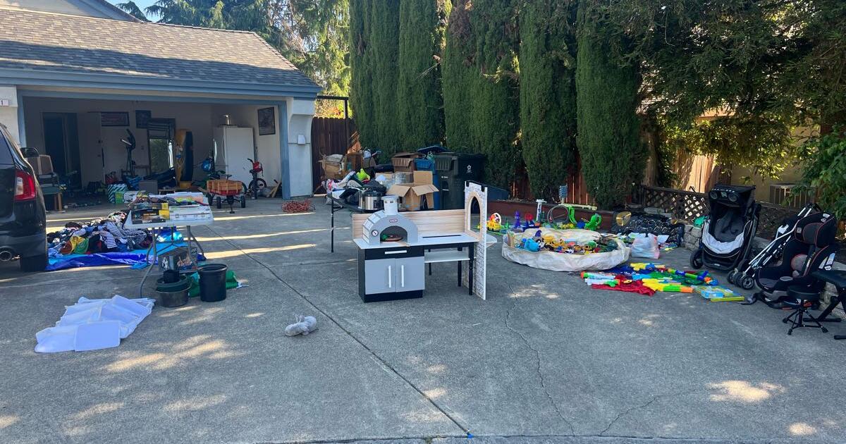 Large Yard Sale! 511 Alder Ct. 94510 for Free in Benicia, CA For Sale