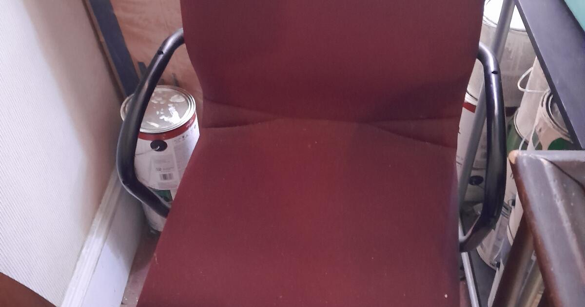 office-chair-and-small-desk-for-free-in-manchester-nh-for-sale