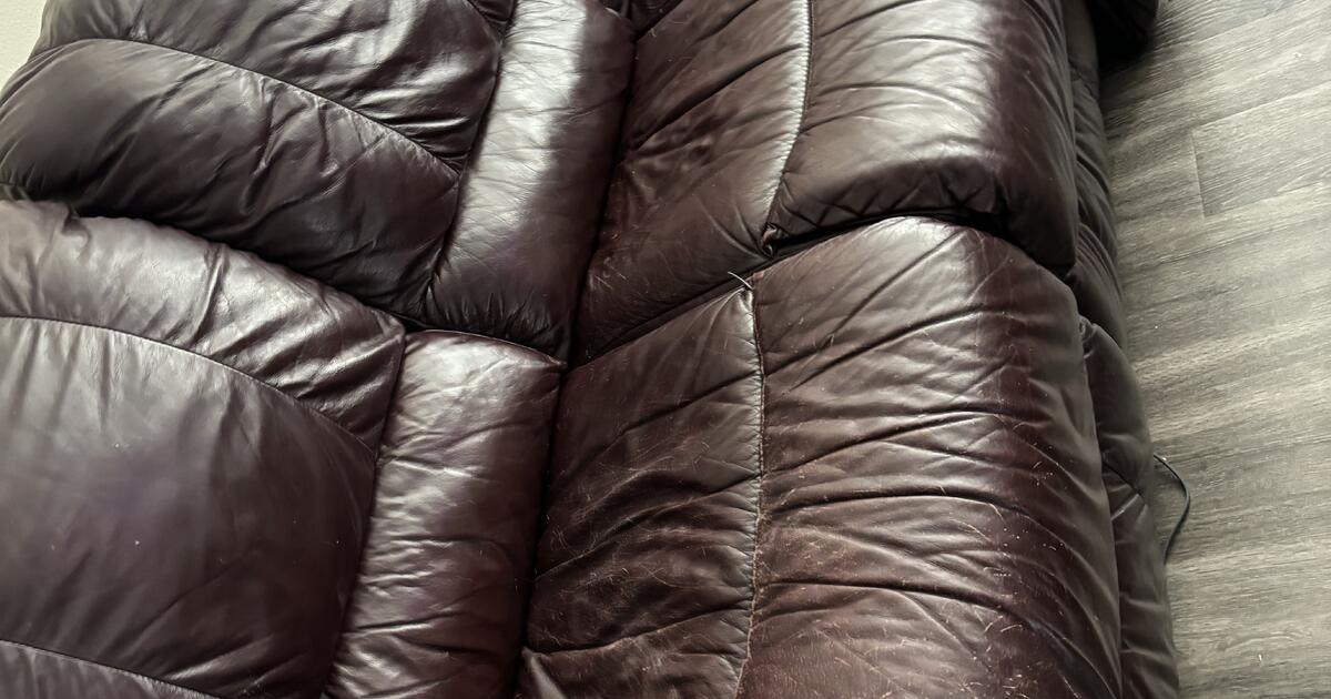 Lazy boy couch and love seat recliners for 110 in Reno, NV For Sale