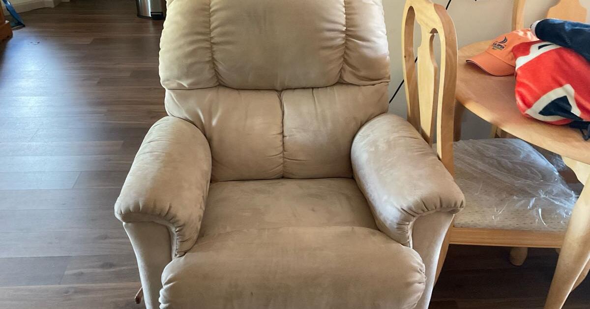 LazBoy Rocker Recliners (Pair) for 100 in Huntsville, AL For Sale