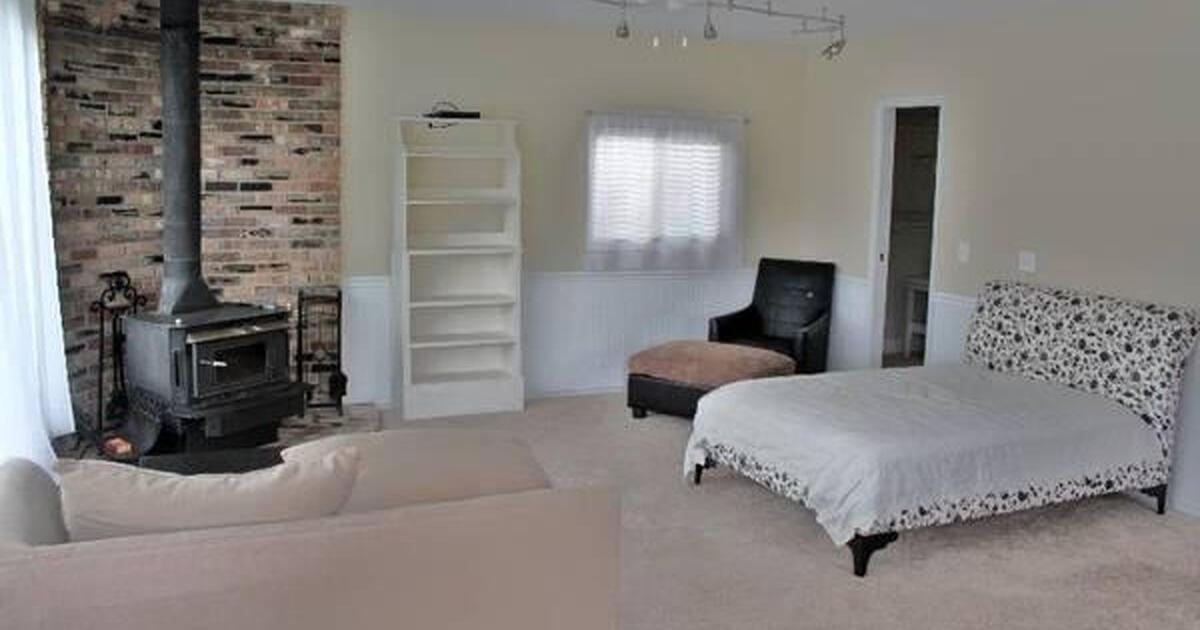 sold-furnished-studio-apt-600-sq-ft-kimball-jct-walk-to-everything