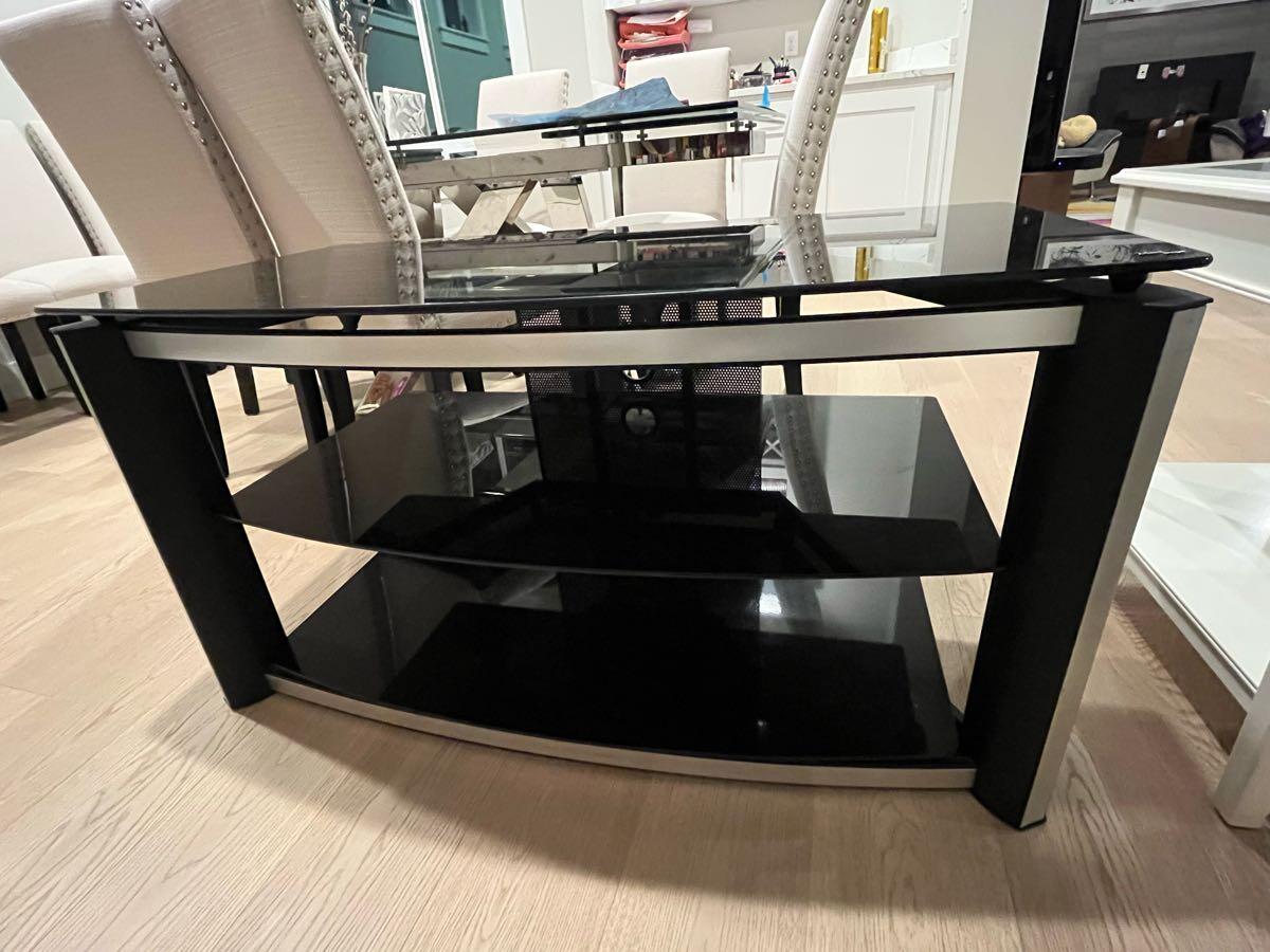 TV stand for Free in Kenmore, WA | For Sale & Free — Nextdoor