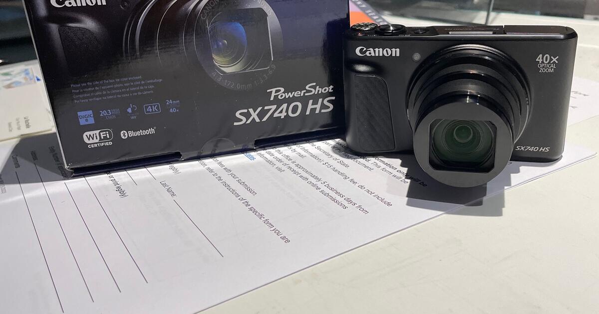 Canon Power Shot SX740 HS 40x Optical Zoom Compact for 475 in San Jose