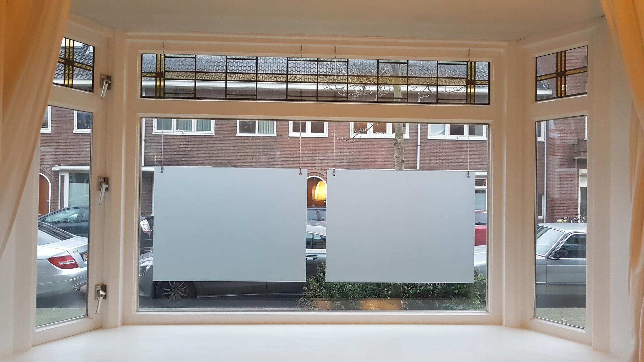 Huiskamer krant eenvoudig Glasplaten Tegen Inkijk Voor 25 € In Utrecht, UT | Gratis/Te Koop — Nextdoor