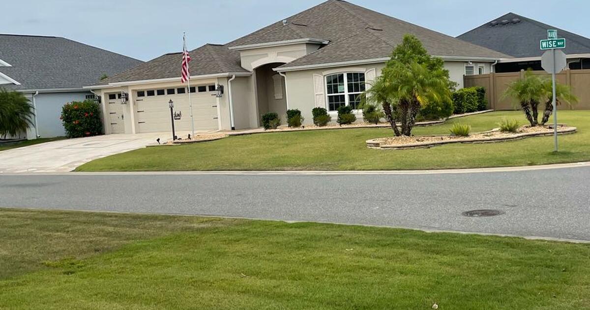 Rare fsbo 3/2 designer fenced cbs corner lot, Pine Hills for 525000 in