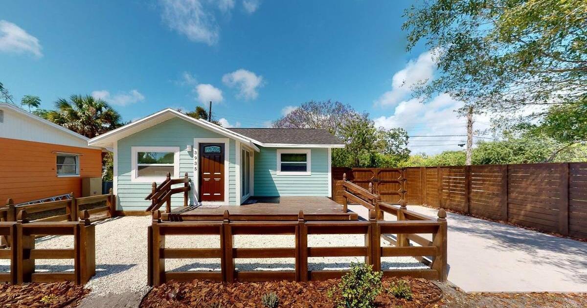 St. Pete home for sale 355,000 2/2 for 355000 in St. Petersburg, FL