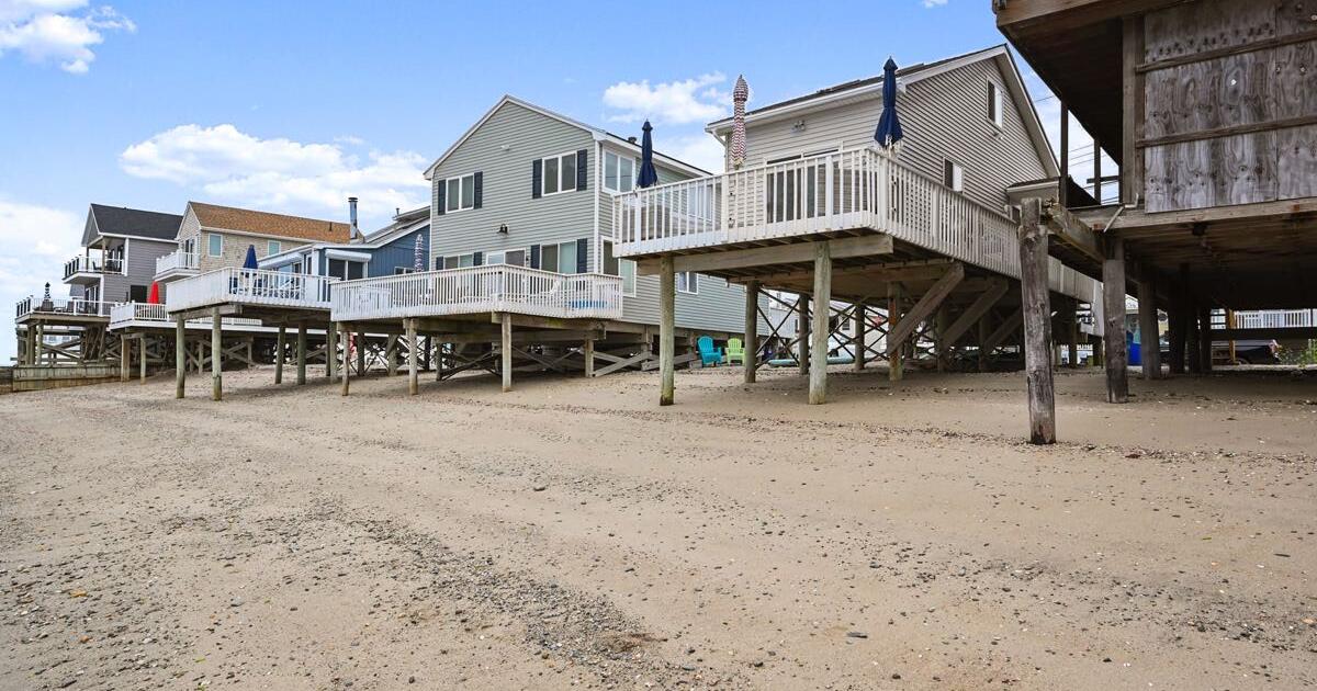 Lordship Cottage for Rent for 2500 in Stratford, CT For Sale & Free