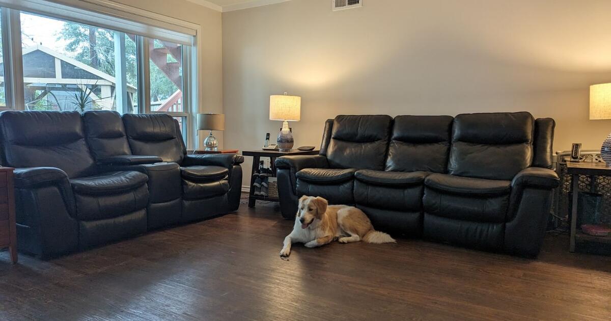 Navy Leather Power Recliners Couch and Loveseat for 550 in Houston