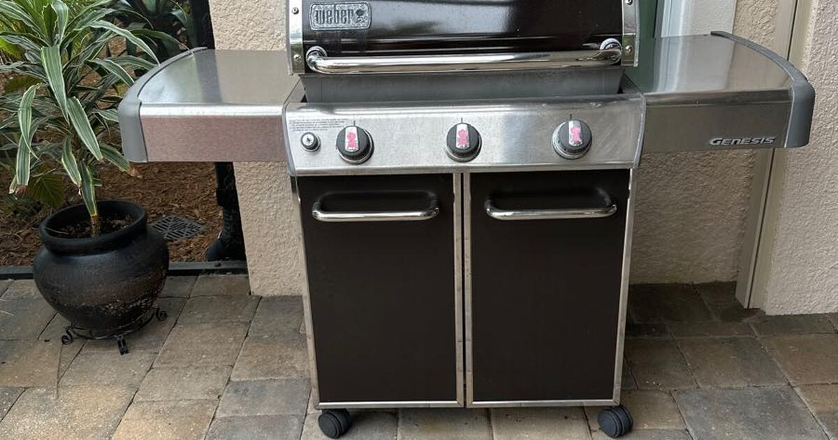 er 3Burner Grill (with warming rack) for 100 in Fort Myers, FL