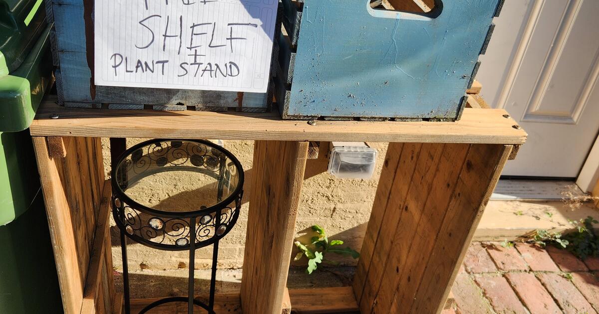 Curb Alert!! Free Furniture: Shelf for Free in Baltimore, MD | For Sale ...