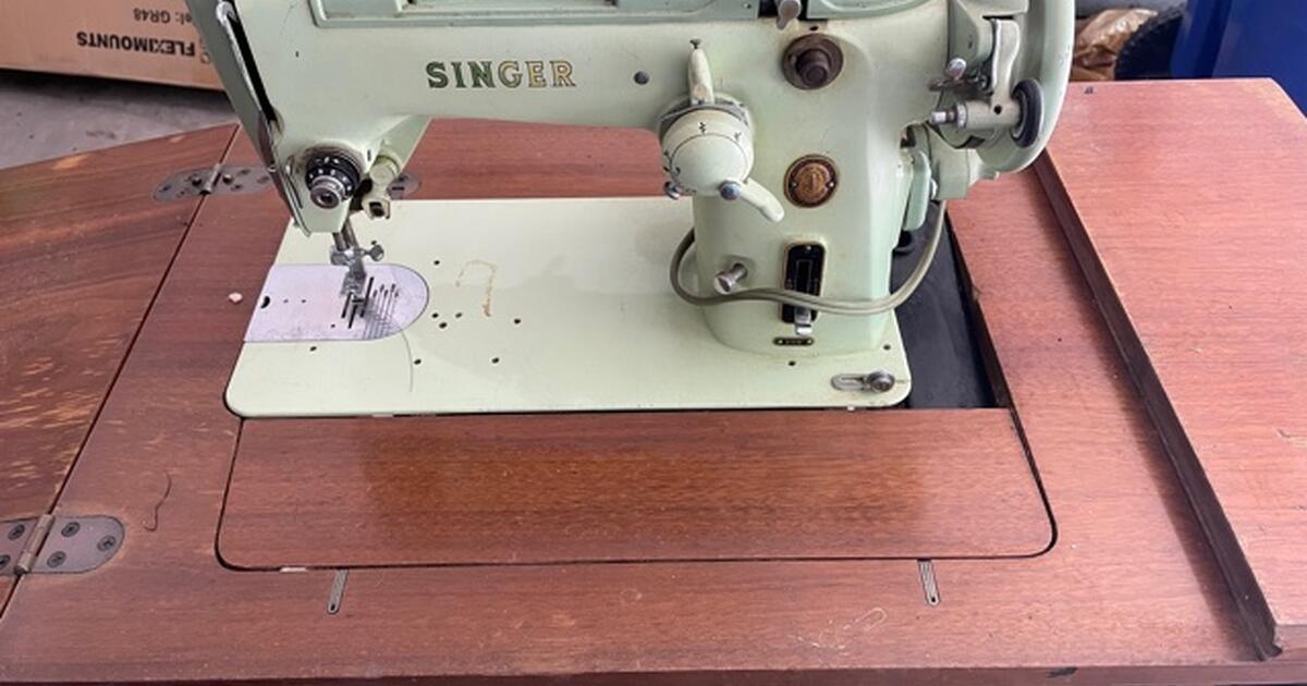 Vintage singer sewing machine for 90 in Overland Park, KS Finds