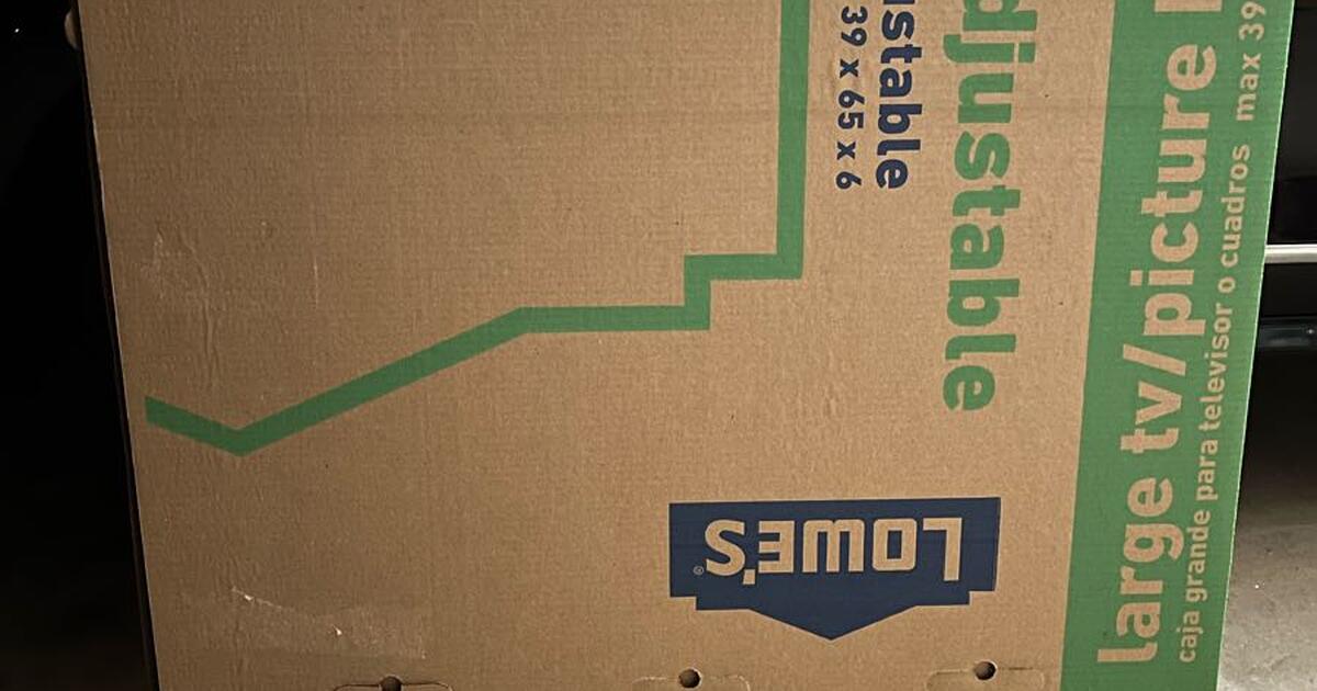 Free flat screen TV moving box for Free in Simpsonville, SC For Sale