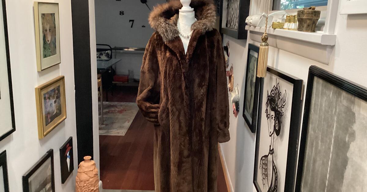 HELD PROJANSKY SHEARED BEAVER COAT. ELEGANT HOLLYWOOD GLAM for $210 in ...