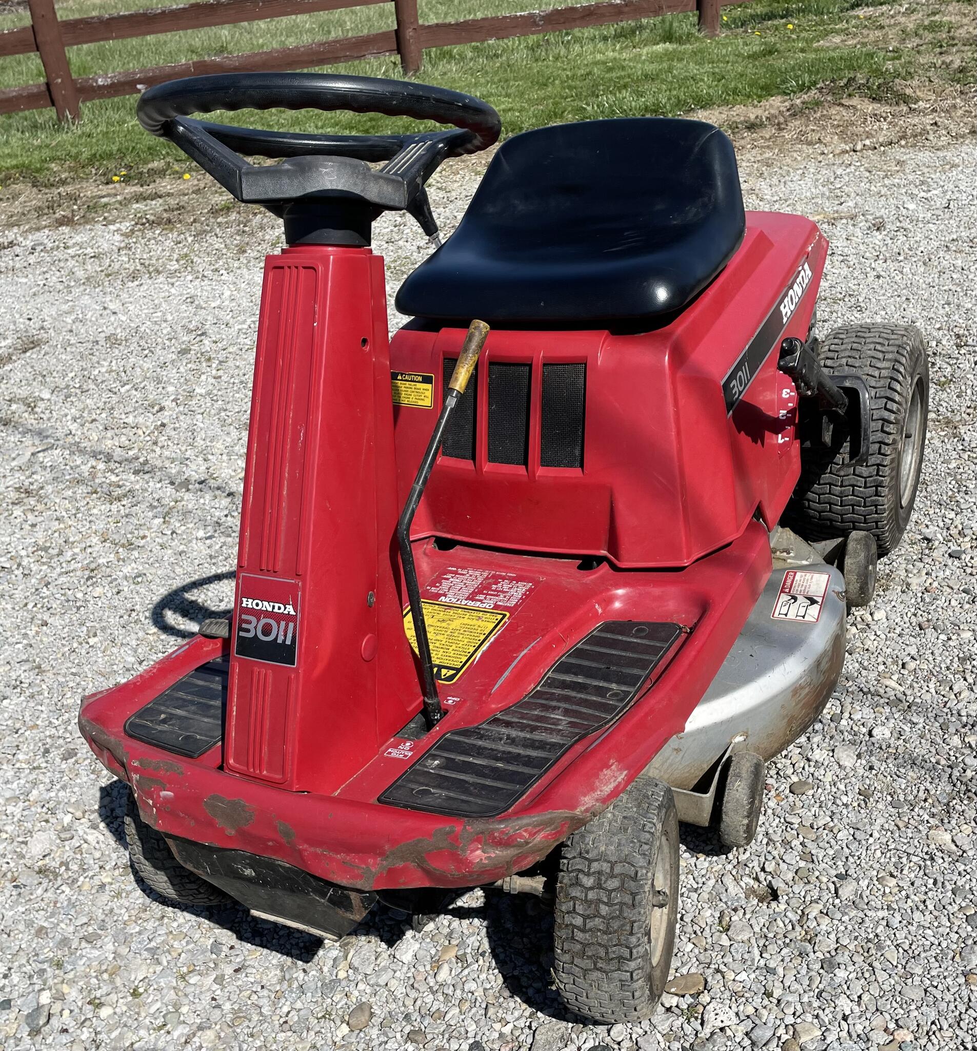 HONDA 3011 RIDING MOWER for 150 in Hamilton, OH Finds — Nextdoor