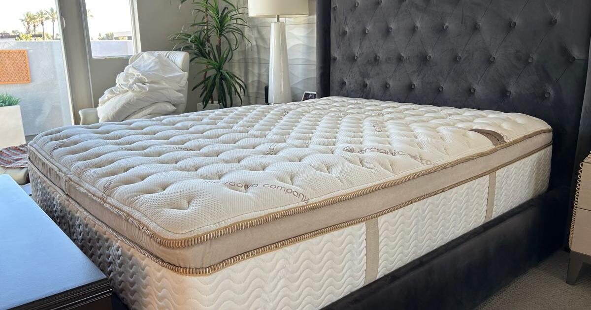 Queen Size Mattress for 50 in Palm Springs, CA For Sale & Free