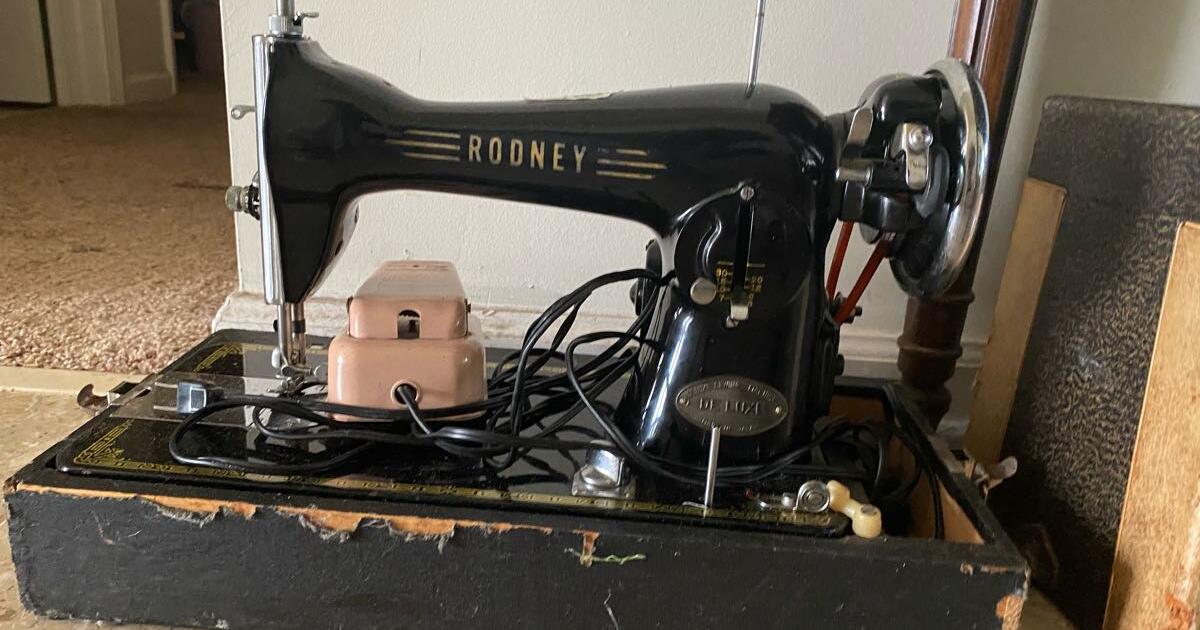 Rodney sewing machine for $30 in Oakland, TN | Finds — Nextdoor